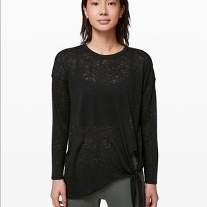 Lululemon Tie Your Practice tee